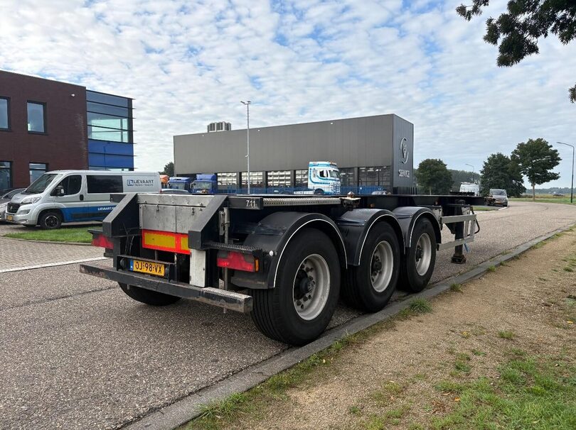56700505-4
