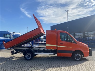 31687582-8