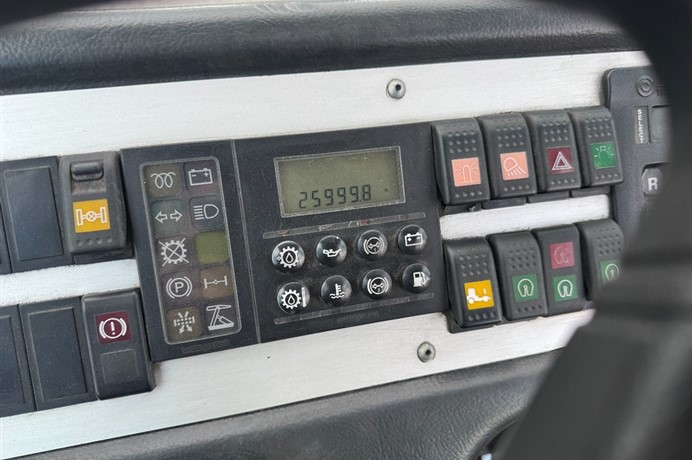 46428926-18