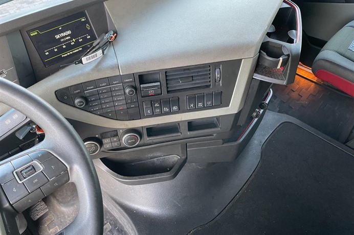 47607684-7