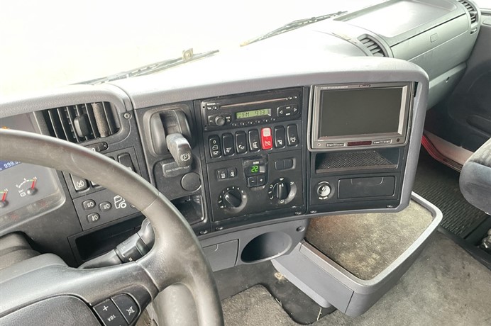 33902447-18