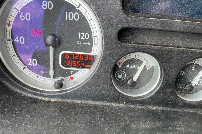45761819-17