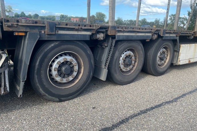 47811893-6