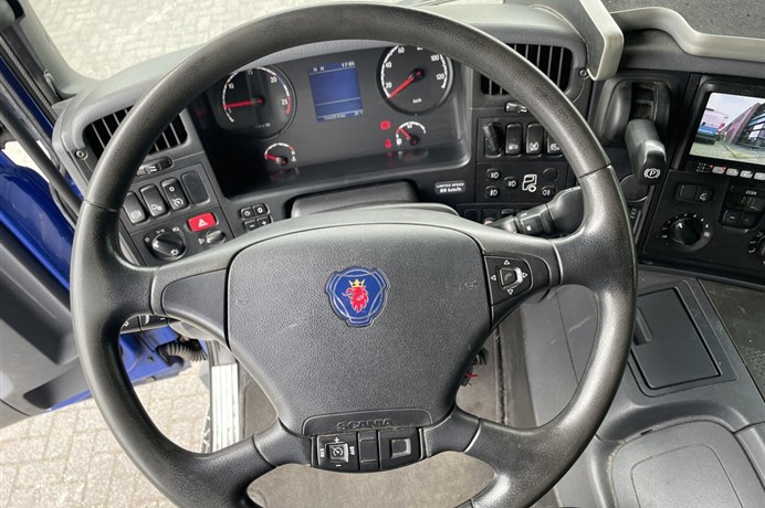 44851838-5
