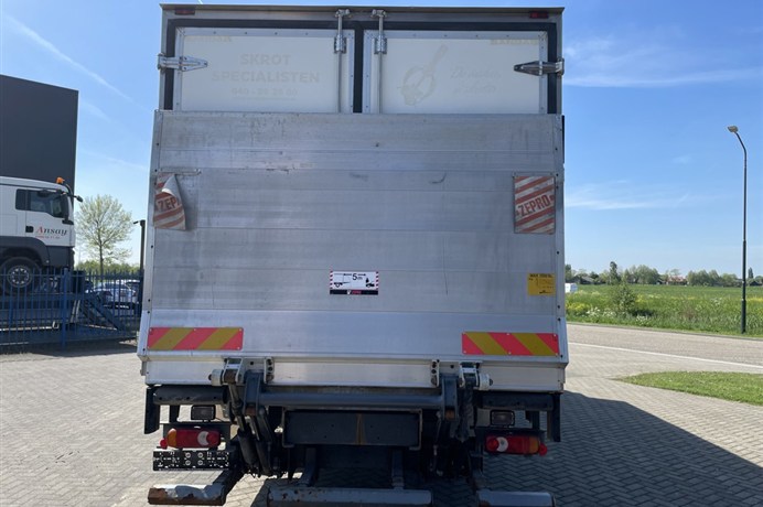 47278368-11