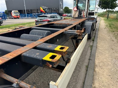 46400247-11