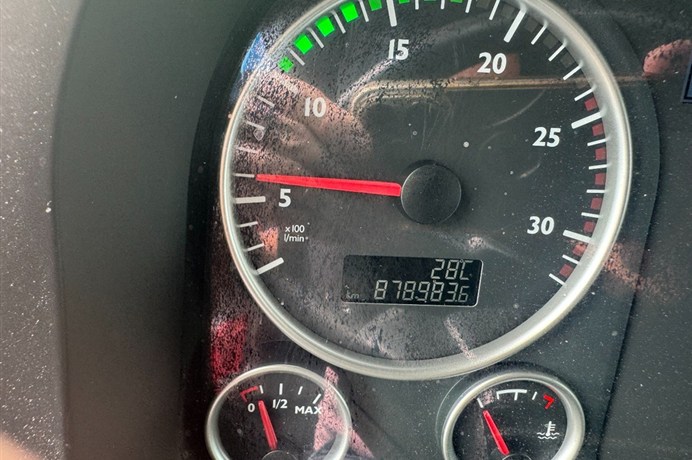 46474857-19