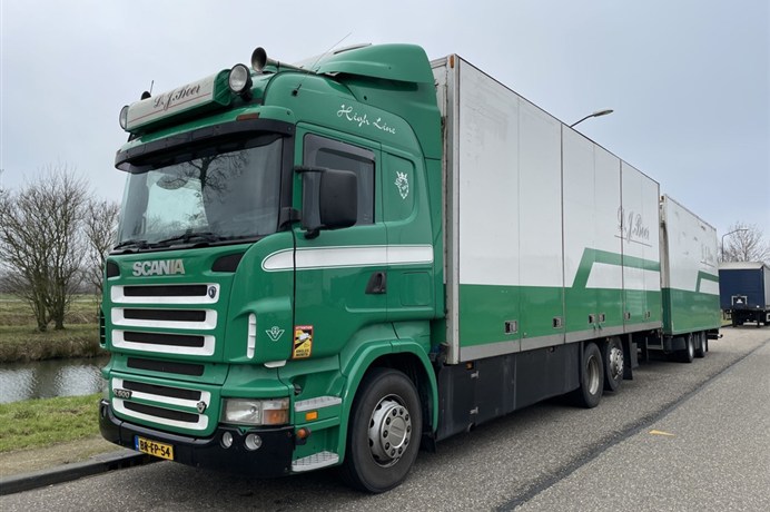37002567-3