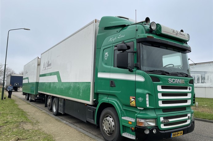 37002567-1