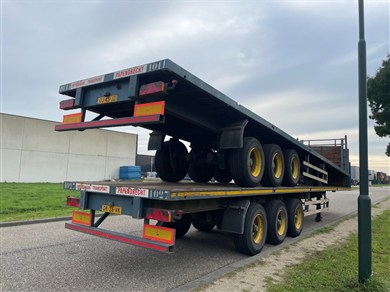 48233833-4