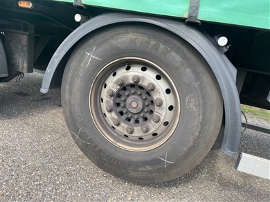 47562576-10