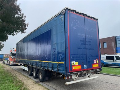 48397132-3