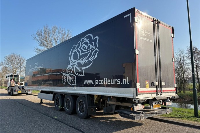51797600-3