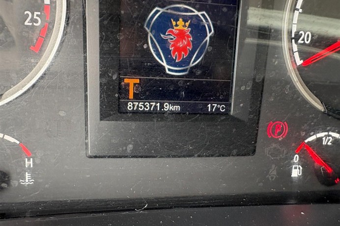 53215376-15