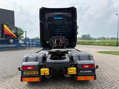 53215376-9