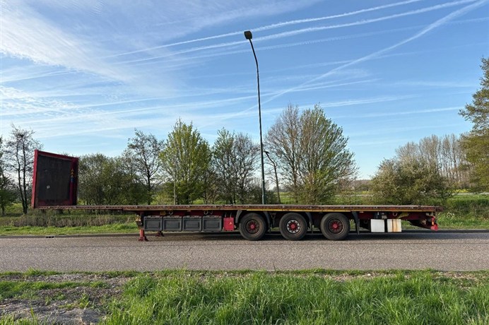 52685579-7