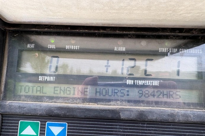 53257560-15