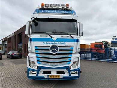52535262-9