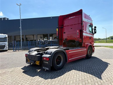 53638398-4