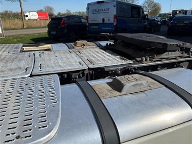 52640976-13-axles