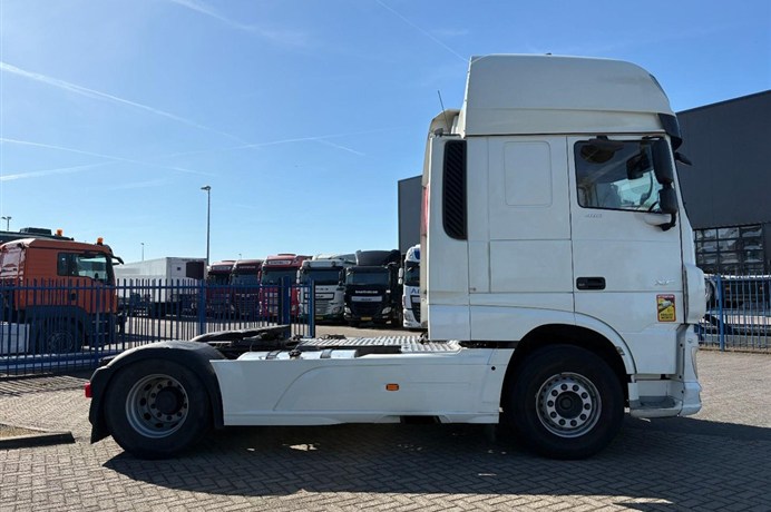 52635428-8