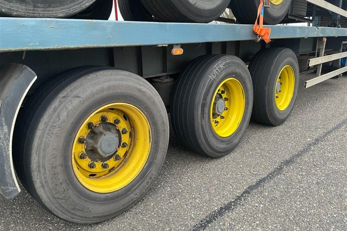 50391786-10
