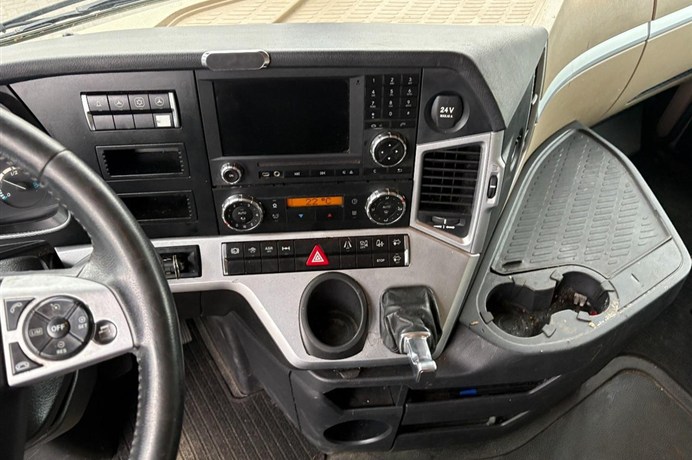52535262-8