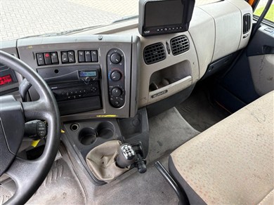 51764762-11