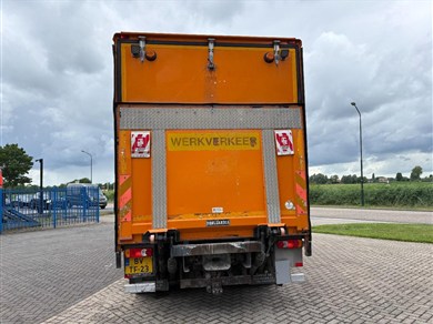 51764762-8