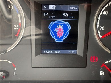 54119445-18