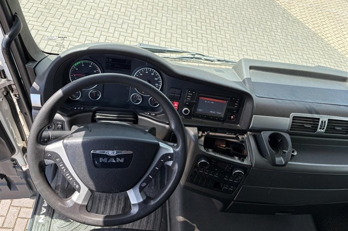 32810403-6