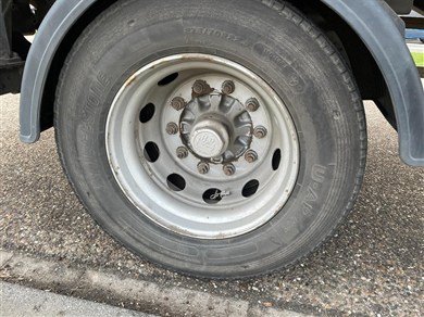 51067572-11