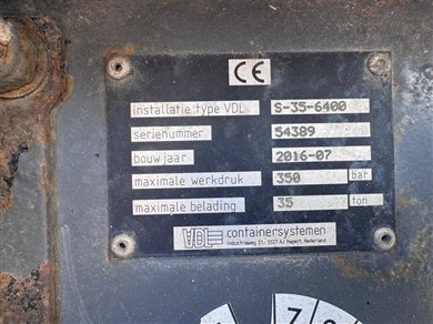 52811137-16