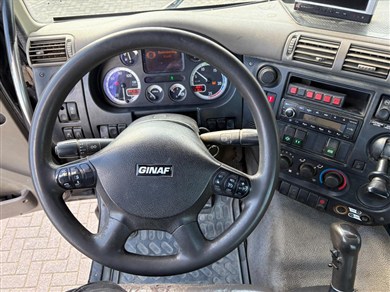 52811137-6