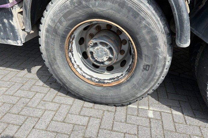 54523973-18