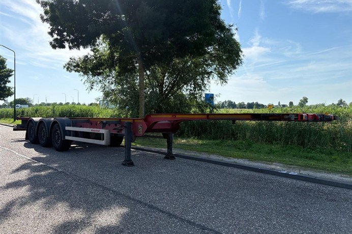 54534743-4